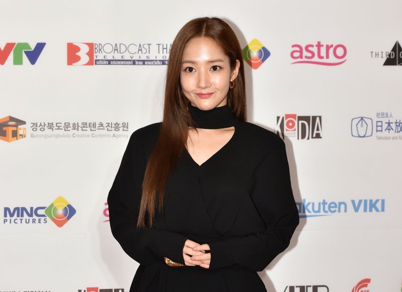 '하이킥' 데뷔 박민영, 故이순재 추모 "마주칠 때마다 꼭 안아줘"