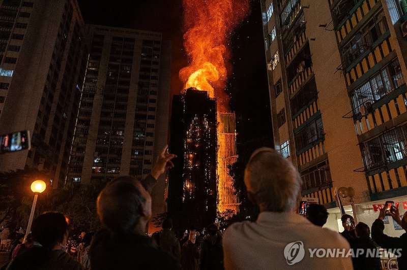 홍콩 타이포 구역에서 대형 화재 (출처=연합뉴스)