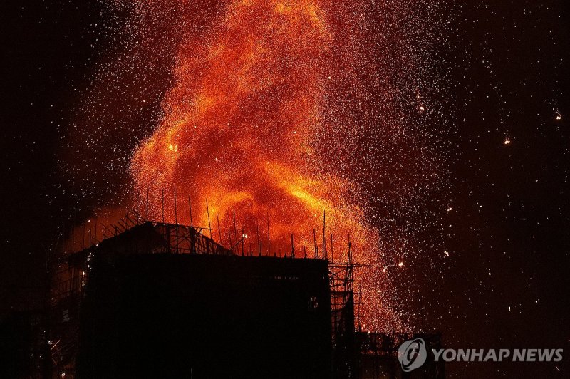 홍콩 고층 아파트 화재참사 불길 (출처=연합뉴스)