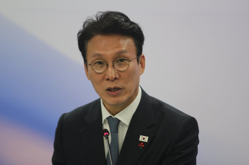 김민석 국무총리가 27일 충북 음성군 대소면 화장품 제조기업 코스메카코리아에서 열린 국가정책조정회의에서 발언을 하고 있다. 2025.11.27/뉴스1 ⓒ News1 윤원진 기자