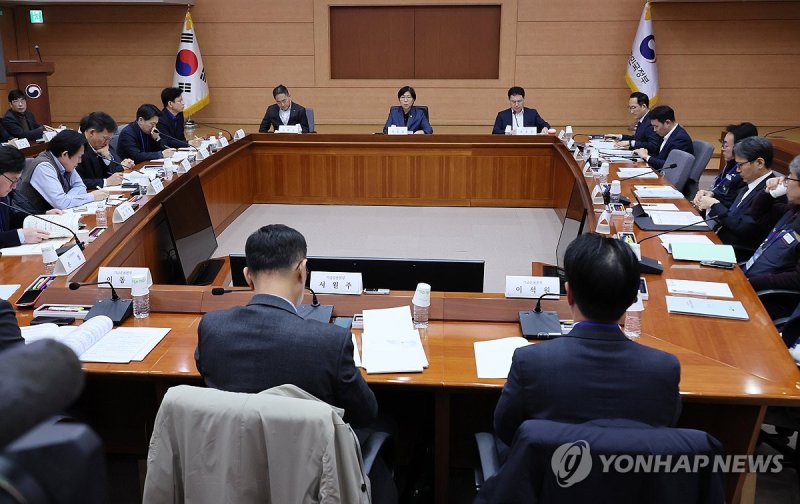 국민연금기금운용위원회, 발언하는 정은경 장관 (출처=연합뉴스)