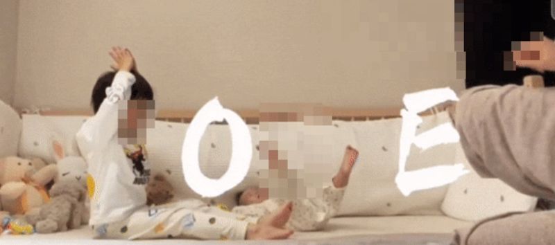 "내가 뭘 본거야?"..영상 찍으려고 1세 아들 발로 찬 母