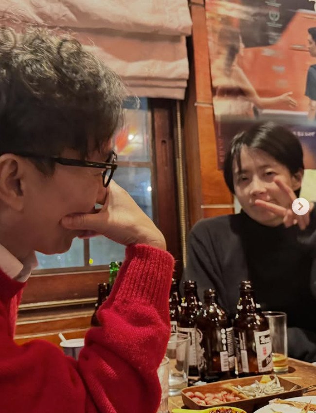 류현경, 장항준 앞에서 김은희 작가에 뽀뽀까지…즐거운 회식 [N샷]