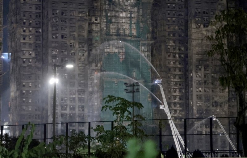 SM·마마·홍콩 출신 잭슨까지…홍콩 화재 참사에 기부·애도 "마음 무거워"