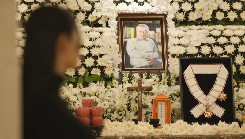 故 이순재 생전 마지막 영상 최초 공개…"환자복 입고도 매일 작품 이야기"