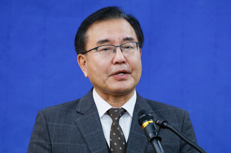 해병대원 순직사건 관련 의혹을 수사해 온 순직해병특검팀 이명현 특별검사가 28일 서울 서초구 해병특검 사무실에서 150일의 수사 일정을 마무리하며 최종 수사 결과를 발표하고 있다. 2025.11.28/뉴스1 ⓒ News1 안은나 기자