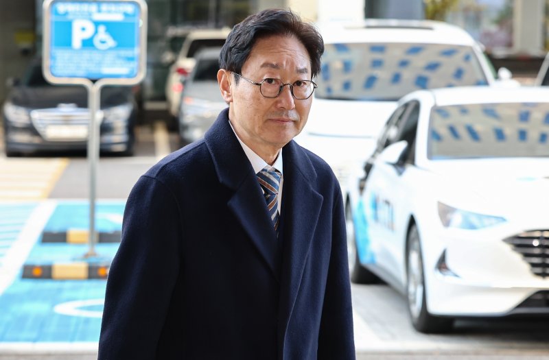 박범계 더불어민주당 의원이 28일 서울 양천구 남부지방법원에서 열린 국회 패스트트랙(신속처리안건) 충돌 사건 관련 결심 공판에 출석하고 있다. 2025.11.28/뉴스1 ⓒ News1 김도우 기자