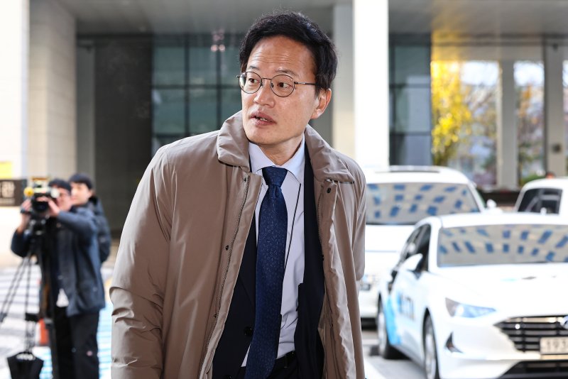 박주민 더불어민주당 의원이 28일 서울 양천구 남부지방법원에서 열린 국회 패스트트랙(신속처리안건) 충돌 사건 관련 결심 공판에 출석하고 있다. 2025.11.28/뉴스1 ⓒ News1 김도우 기자