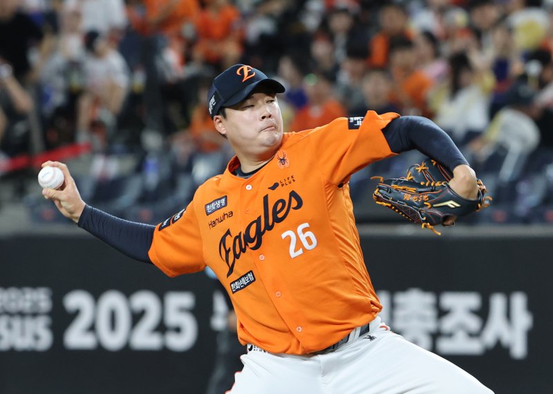 '100억' 강백호에 '야생마' 페라자까지… 한화, 작정하고 판 엎었다 "내년엔 닥공야구"