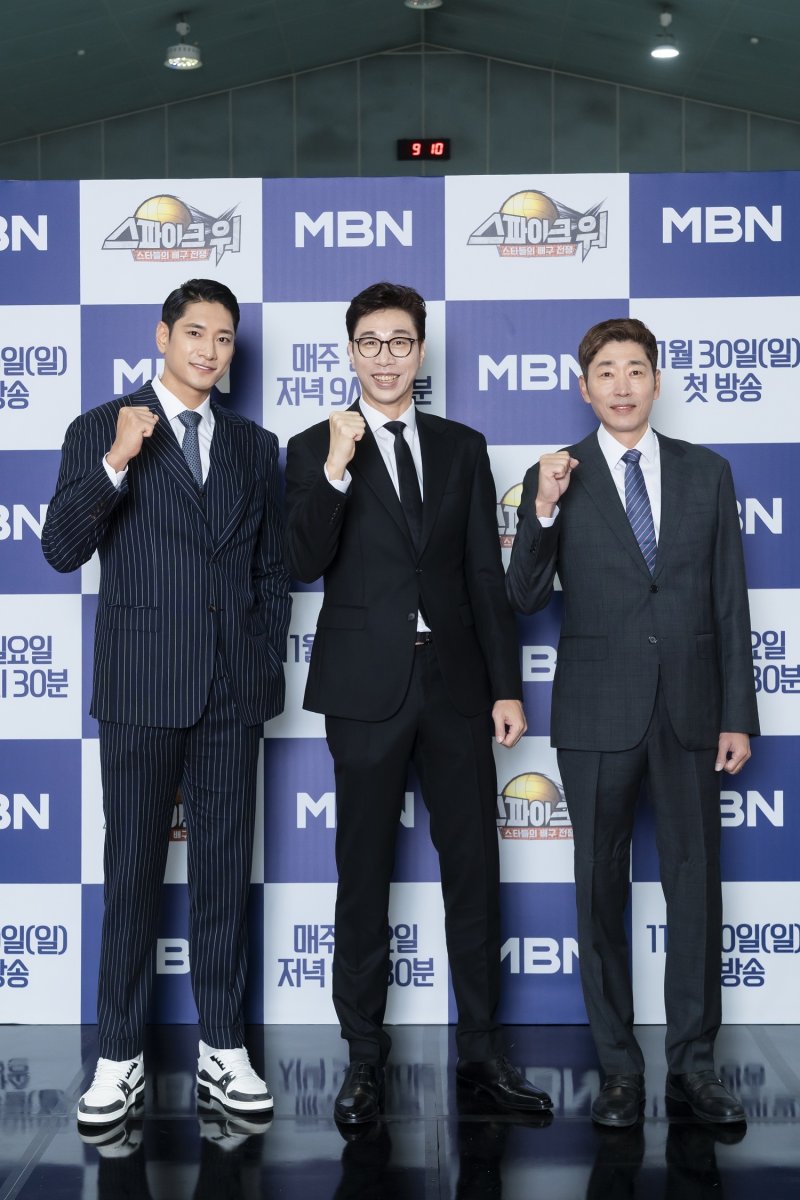 '스파이크 워', '신인감독 김연경' 만들어 낸 '배구 열풍' 잇는다