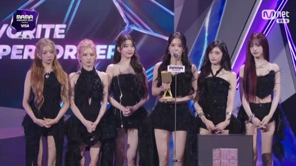아이브, 글로벌 퍼포머 수상…팬 응원 덕분에 성장 [2025 마마]
