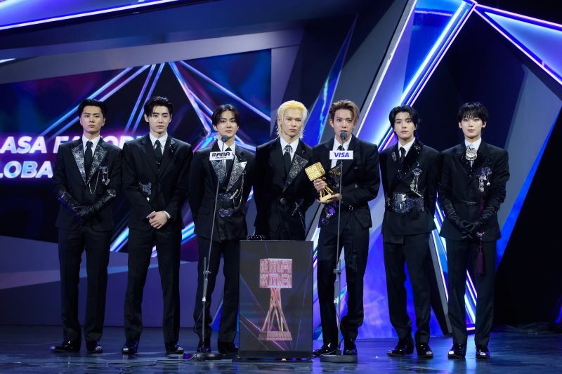 엄숙한 홍콩 '2025 마마 어워즈'…첫날 엔하이픈·로제 대상