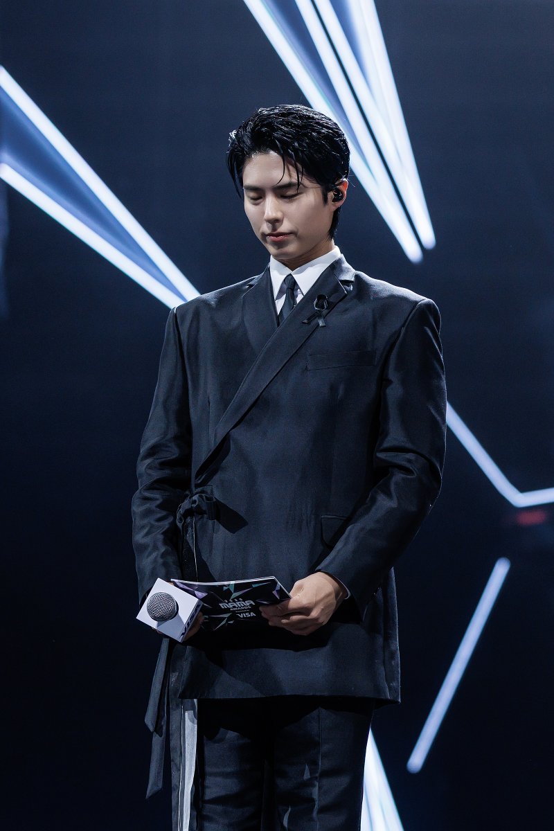 엄숙한 홍콩 '2025 마마 어워즈'…첫날 엔하이픈·로제 대상