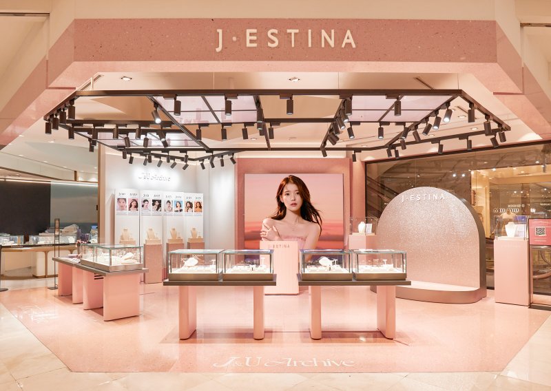 [서울=뉴시스] 국내 주얼리 브랜드 제이에스티나 팝업스토어. (사진=제이에스티나 제공) *재판매 및 DB 금지