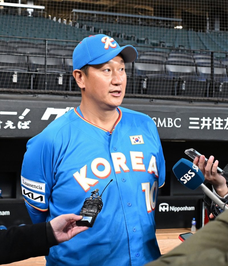 인터뷰하는 이대호 (출처=연합뉴스)