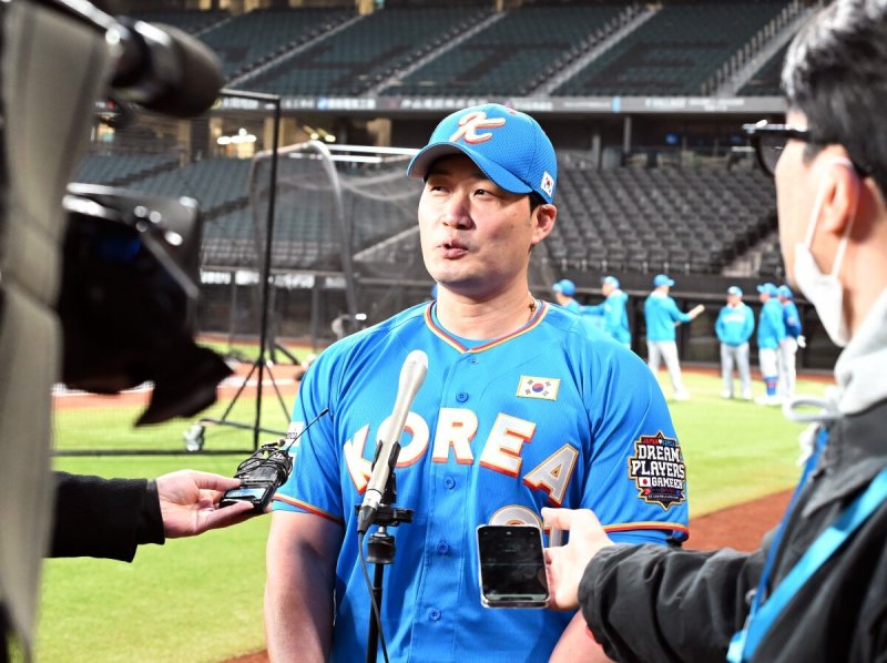 인터뷰하는 오승환 (출처=연합뉴스)