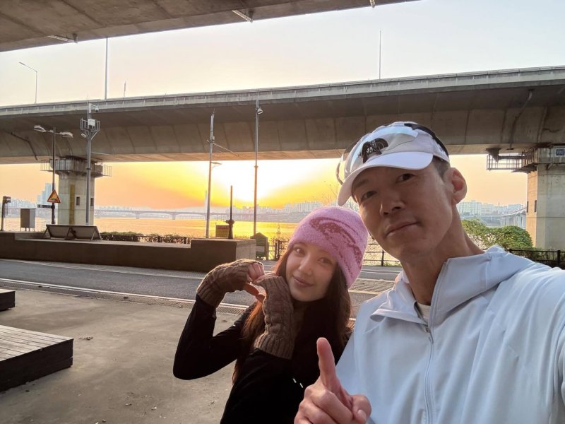 뉴진스 다니엘, 어도어 복귀 선언 후 근황…션과 아침 러닝 [N샷]