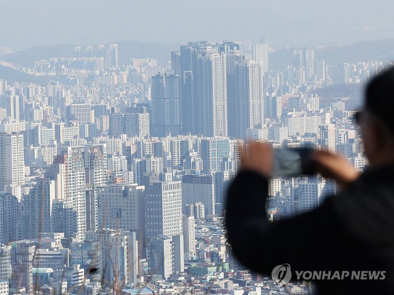 남산에서 본 서울의 아파트 (출처=연합뉴스)