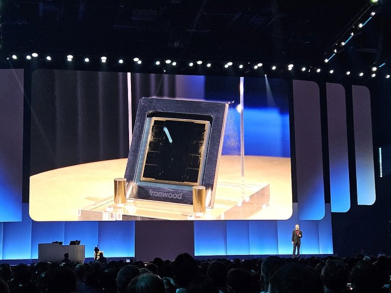 '구글 클라우드 넥스트 2025'에서 공개된 7세대 TPU '아이언우드' (출처=연합뉴스)