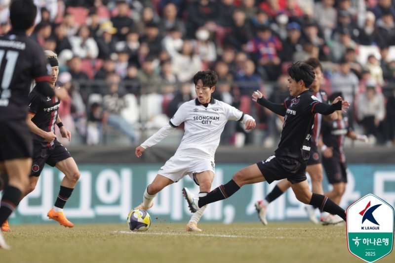 K리그2 부천과 성남의 경기 (출처=연합뉴스)