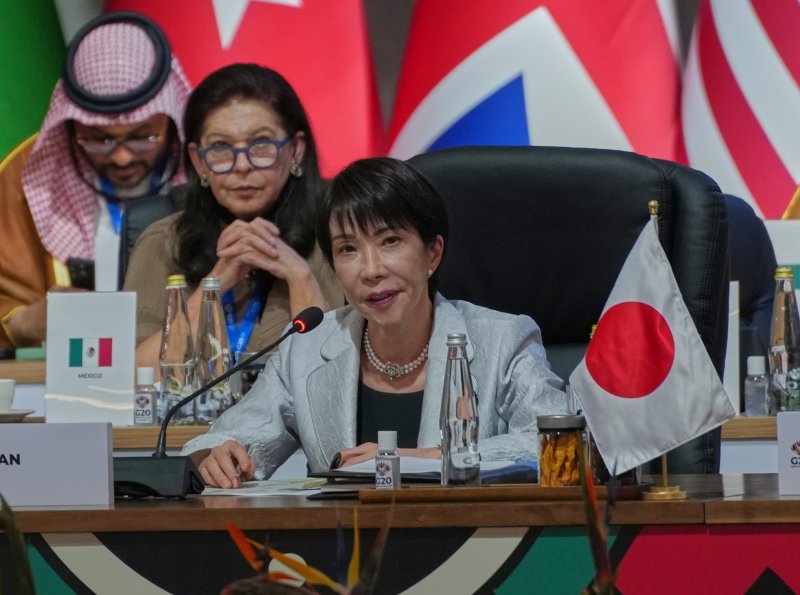 [요하네스버그=AP/뉴시스] 지난 22일 남아프리카공화국 요하네스버그에서 열린 G20 정상회의 전체회의에 참석한 다카이치 사나에 바카라사이트 쇼미더벳 총리.2025.11.30.
