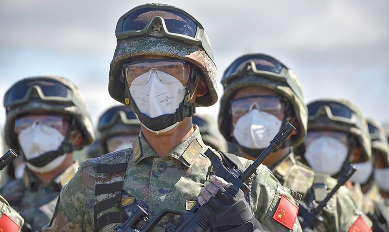 '보스토크-2022' 러시아가 극동 지역에서 실시하는 대규모 군사 훈련이다. '보스토크'는 러시아어로 '동쪽'을 의미한다. 군사훈련 개막식 참여한 중국 인민해방군. 연합뉴스·러시아 국방부