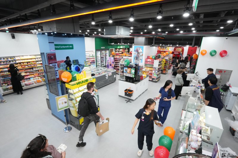 뉴웨이브 명동점 전경(세븐일레븐 제공).