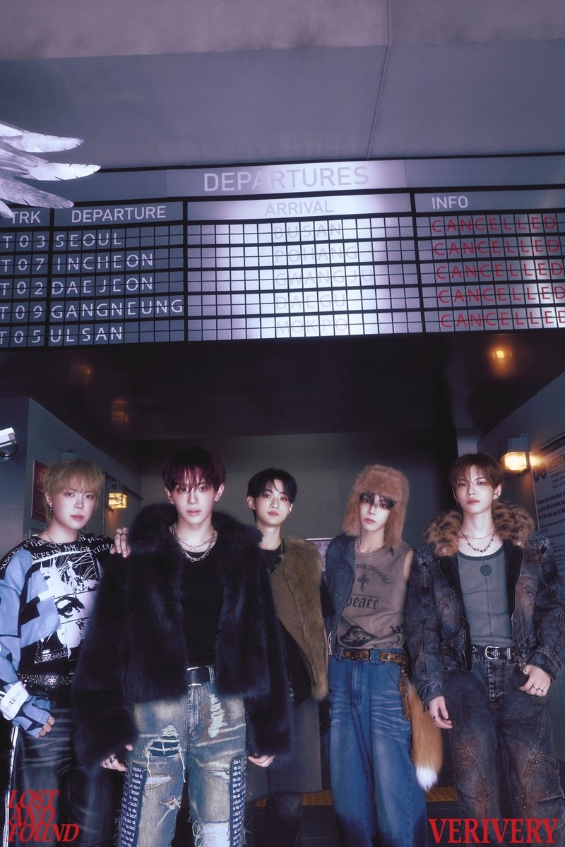 '로스트 앤드 파운드' 발매하는 베리베리 (출처=연합뉴스)