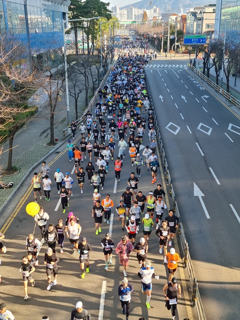 [양산=뉴시스] 지난해 양산전국하프마라톤 대회. (사진=양산시 제공) 2025.12.01. photo@newsis.com *재판매 및 DB 금지