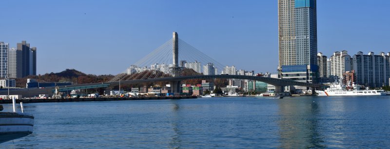 경북 포항 송도해수욕장과 영일대해수욕장을 연결하는 해오름대교의 막바지 공사가 한창이다. 2025.12.1/뉴스1 ⓒ News1 최창호 기자