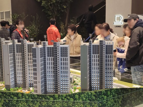 [화성 남양뉴타운 우미린 에듀하이 견본주택 인파]