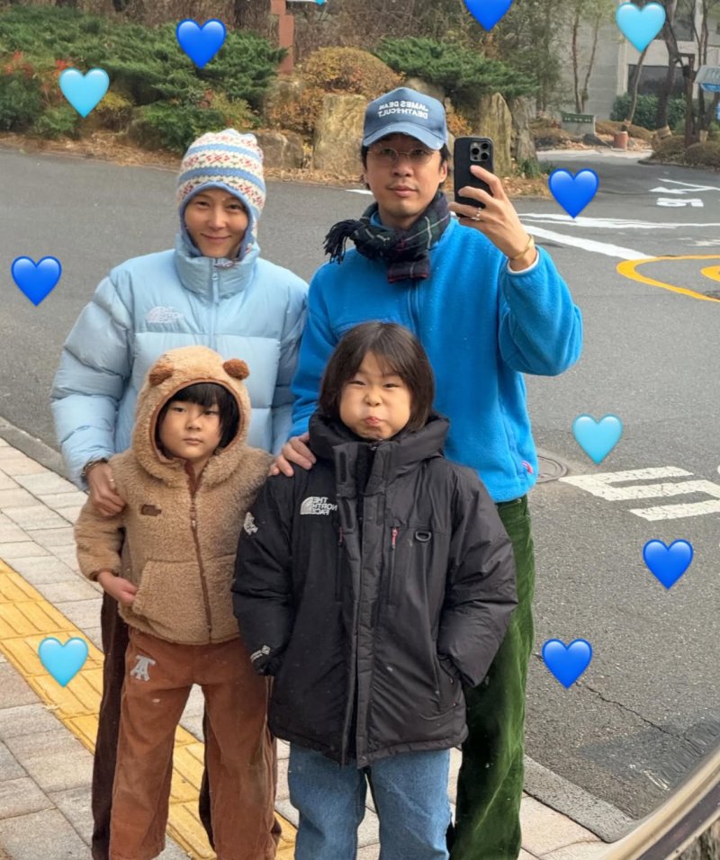 '재혼' 김나영 첫 가족사진 찰칵 "가족 워크숍 좋았다"