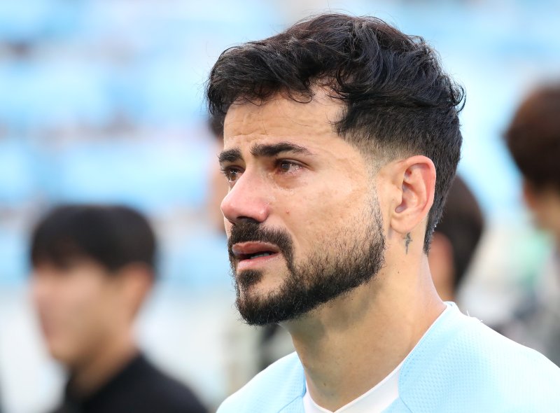 "돈 잘못 쓰면 망한다"... '15.9억' 이승우 품은 전북은 '우승', 돈 잔치 울산은 '9위 추락' [2025 K리그 결산]