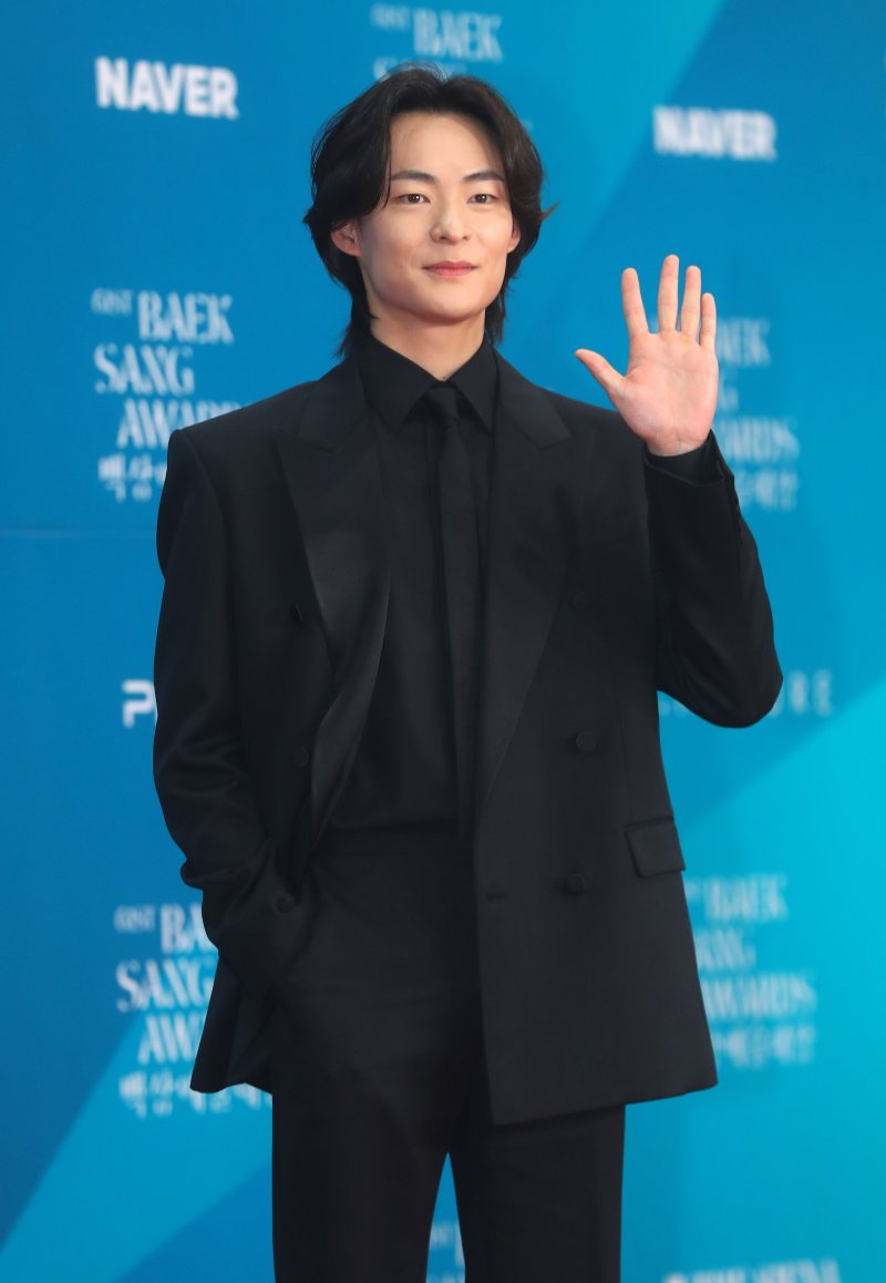 송건희 입대 "30대 다 돼서…많은 생각 스쳐"