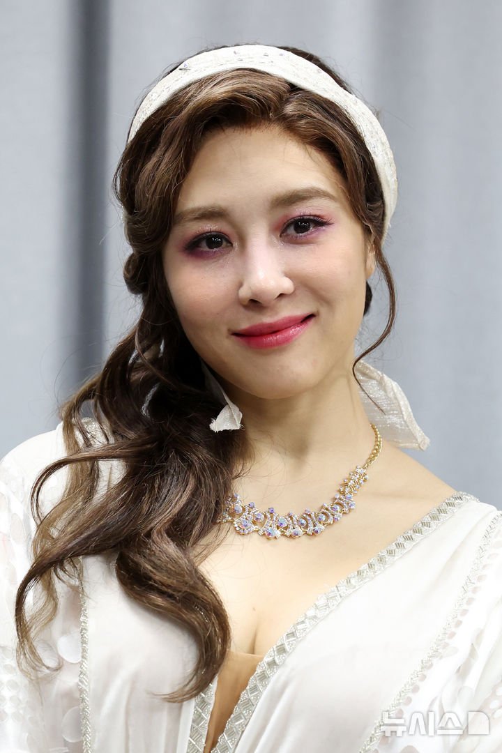 '미등록 연예기획사 운영 혐의' 옥주현, 검찰 송치