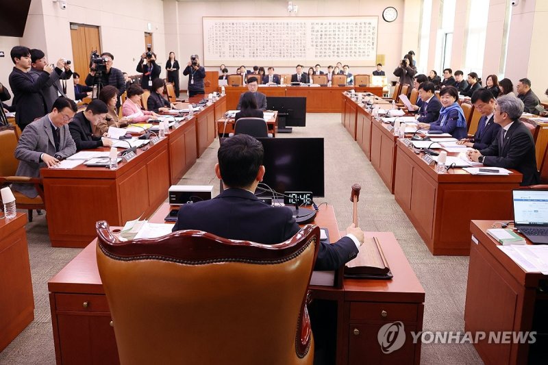 법사소위 '윤석열·김건희 사건 전담 재판부' 설치법 등 심사 (출처=연합뉴스)