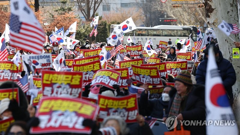 윤석열 대통령 탄핵 반대 집회 (출처=연합뉴스)