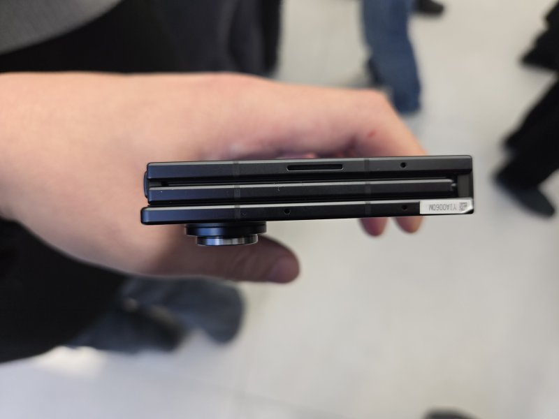 [서울=뉴시스]삼성전자가 2일 공개한 3단 폴더블 스마트폰 '갤럭시 Z 트라이폴드'의 힌지 구조. (사진=윤현성 기자)