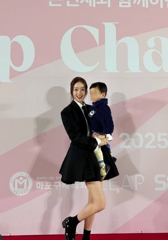 손연재, 1세 아들 안고 활짝…"리프챌린지컵 잘 마쳐"