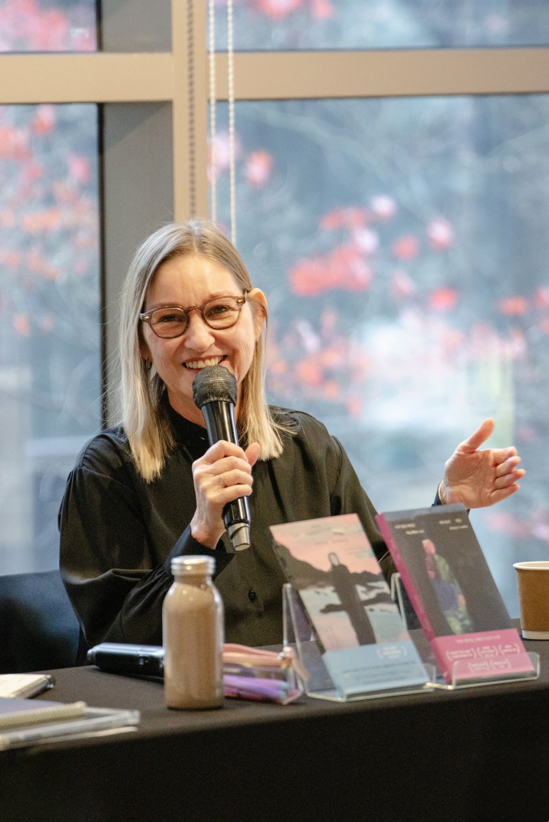 [서울=뉴시스] 2일 서울 중구 스페이스에이드 CBD에서 열린 나야 마리 아이트 내한 기념 기자간담회에 아이트가 참석했다. (사진=민음사 제공) 2025.12.02. photo@newsis.com *재판매 및 DB 금지