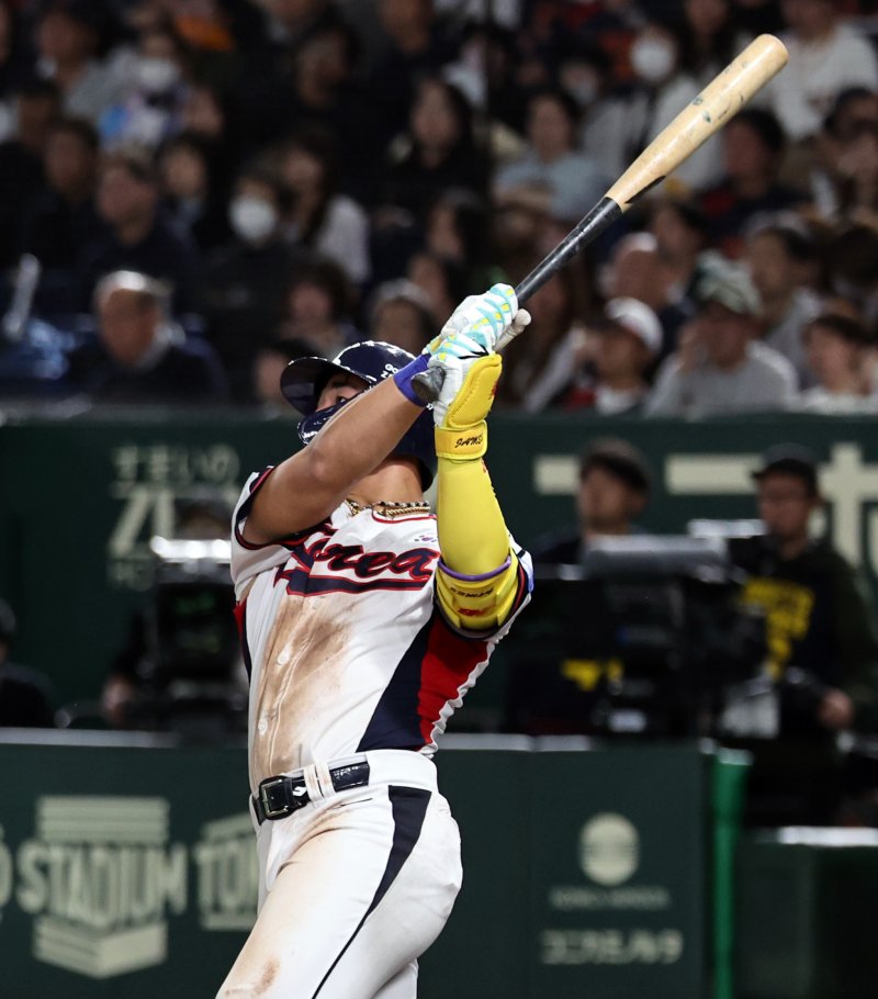 16일 오후 일본 도쿄돔에서 열린 월드베이스볼클래식(WBC) 대비 평가전 '2025 케이 베이스볼 시리즈(K-BASEBALL SERIES)' 일본과의 2차전 경기. 대한민국 안현민이 8회말 1사 주자없는 상황 솔로홈런을 치고 있다. 2025.11.16/뉴스1 ⓒ News1 구윤성 기자