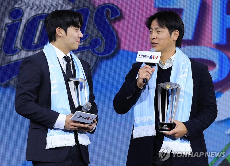 '리얼글러브어워드' 베터리 상 삼성 원태인, 강민호 (출처=연합뉴스)