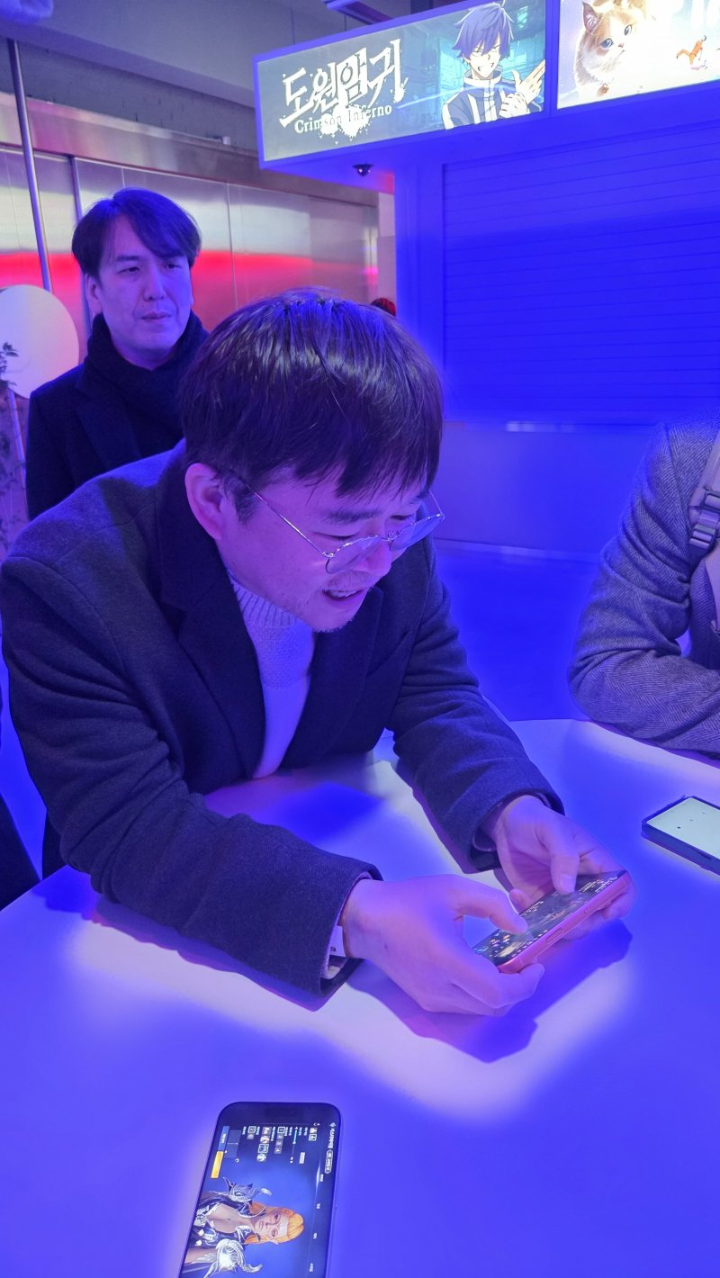 백승욱 엔씨소프트 CBO(최고사업책임자)가 서울 성수동 스테이지X 도원에서 열린 애플 韓 첫 게임 쇼케이스에서 발언하고 있다. 2025.12.2 뉴스1 ⓒ News1 김민석 기자