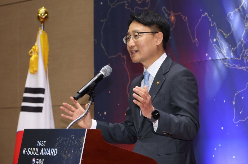 임광현 국세청장이 2일 세종시 어진동 정부세종컨벤션센터에서 열린 '2025 K-SULL AWARD'에서 축사를 하고 있다. 뉴시스