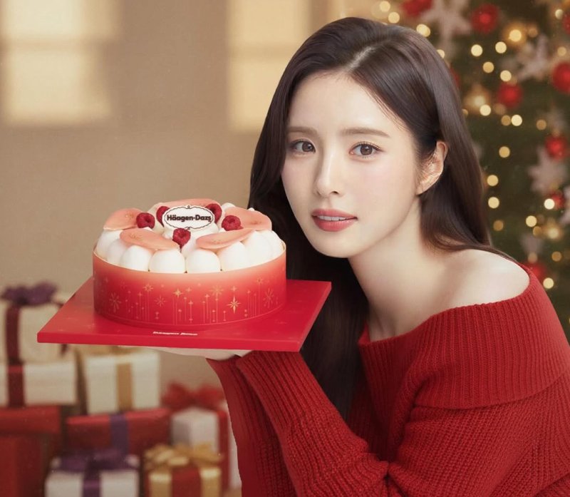 신세경, 여전한 미모…레드룩 완성