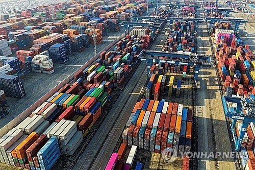 중국 난징항 컨테이너 터미널 (출처=연합뉴스)