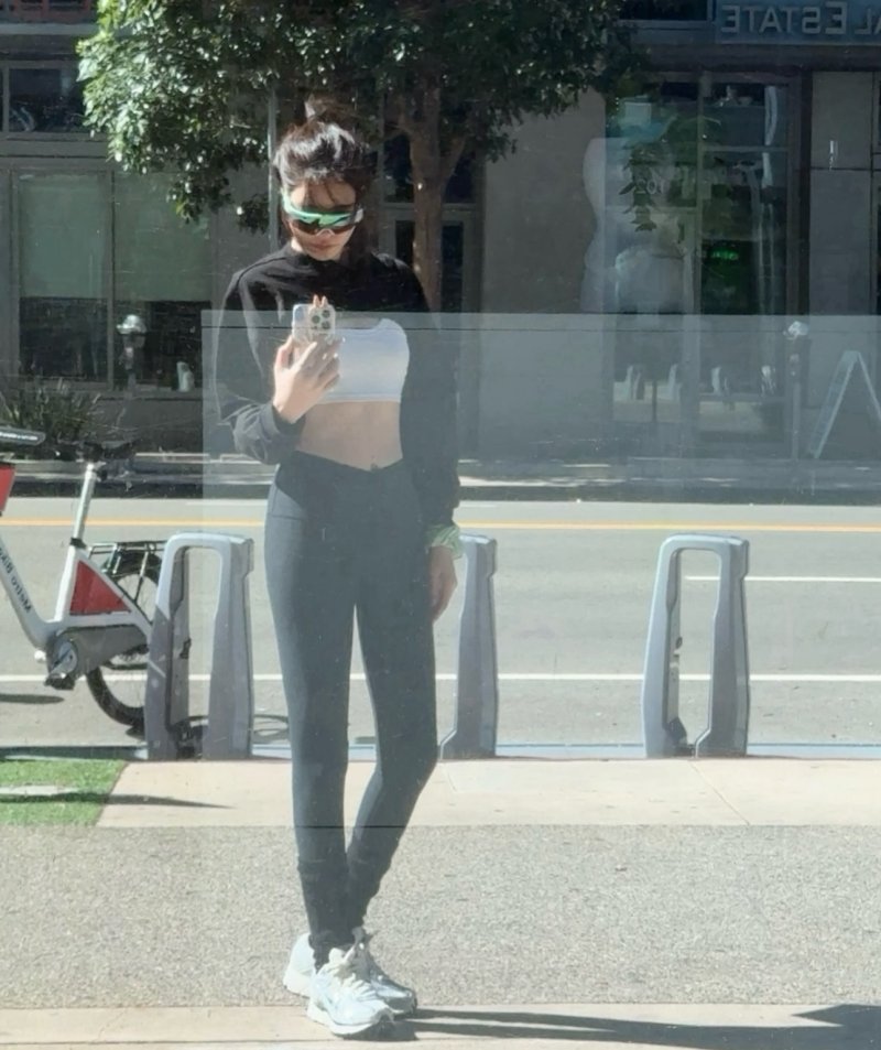 [서울=뉴시스] 배우 이지아. (사진=이지아 인스타그램 캡처) 2025.12.02. photo@newsis.com *재판매 및 DB 금지