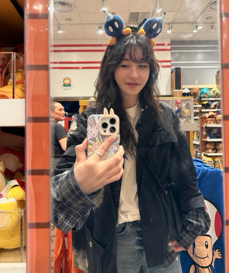 [서울=뉴시스] 배우 이지아. (사진=이지아 인스타그램 캡처) 2025.12.02. photo@newsis.com *재판매 및 DB 금지