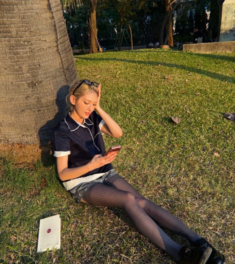 전소미 태국서도 미모 자랑…완벽 비율에 깜짝