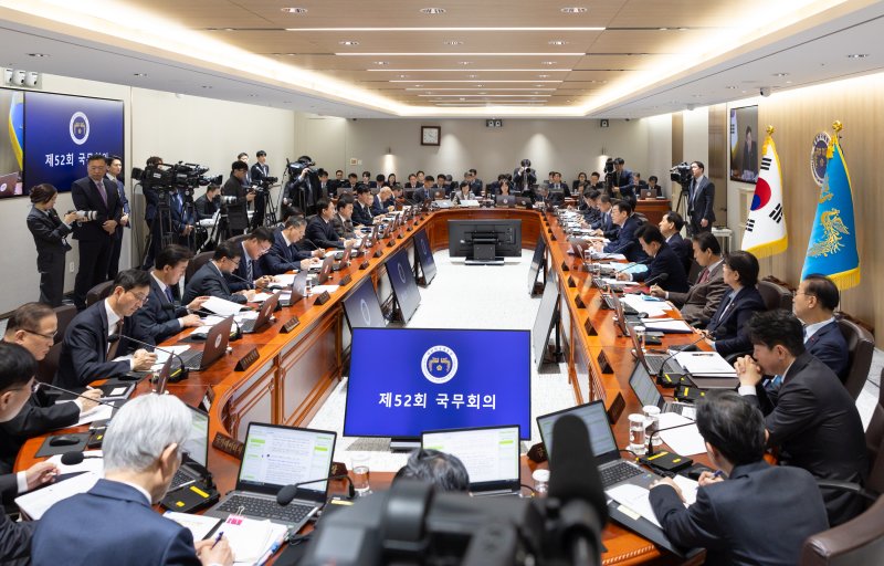 '몸 안 좋아서' 청탁 파문 與의원 불참에 "현지누나한테…" 난장판